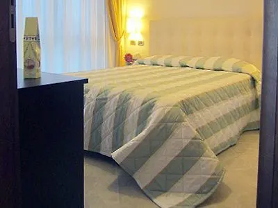 Anghel Aparthotel 3*