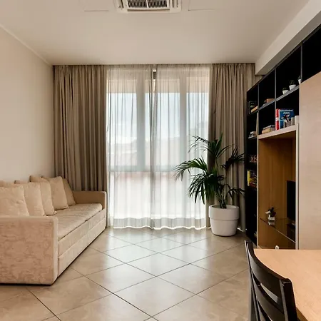 Anghel Ξενοδοχείο με διαμερίσματα 3*